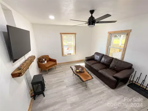 566 Abbeydale Rd, Harmony, NC 28634 photo 6