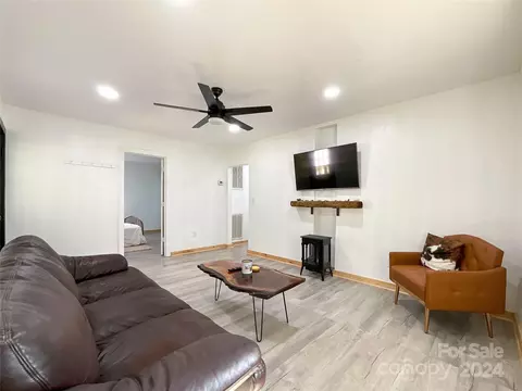 566 Abbeydale Rd, Harmony, NC 28634 photo 5