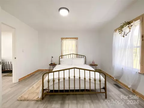 566 Abbeydale Rd, Harmony, NC 28634 photo 8