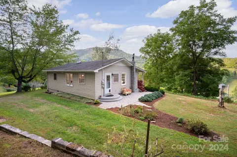 711 Lickskillet Rd, Burnsville, NC 28714