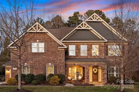 1809 Cavaillon Dr, Waxhaw, NC 28173