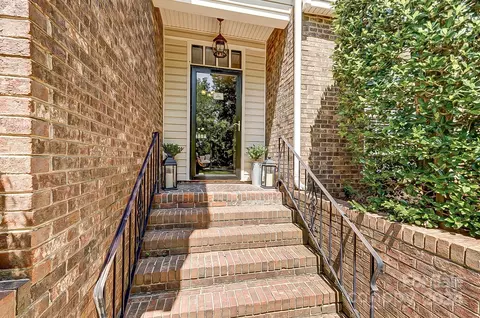 7328 Quail Meadow Ln, Charlotte, NC 28210