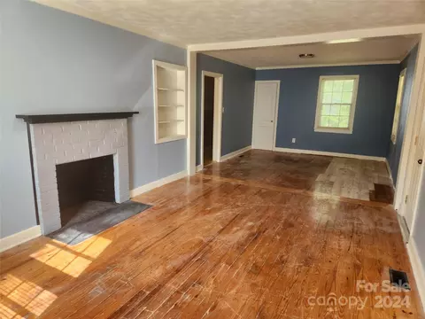1125 W Laurel Ave, Lancaster, SC 29720 photo 5