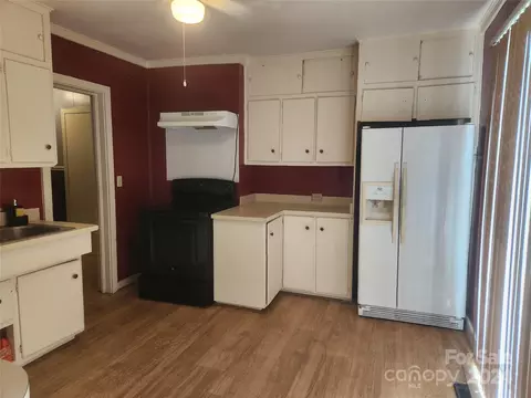 1125 W Laurel Ave, Lancaster, SC 29720 photo 9