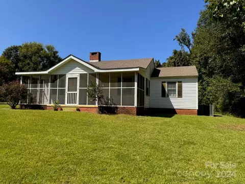 1125 W Laurel Ave, Lancaster, SC 29720 photo 2