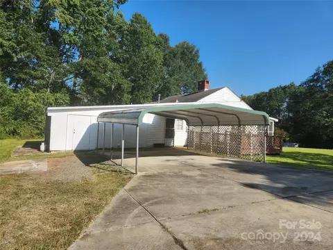 1125 W Laurel Ave, Lancaster, SC 29720 photo 4