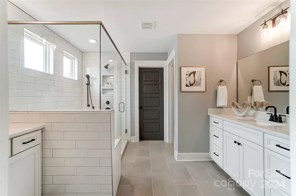 Bath - 2466 Judson 49 Dr #49, Gastonia, NC 28054 photo 2 of 7
