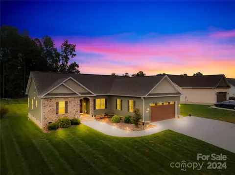 184 Greythorn Dr, Statesville, NC 28625