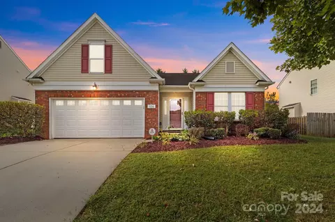 134 Sawhorse Dr, Mooresville, NC 28115
