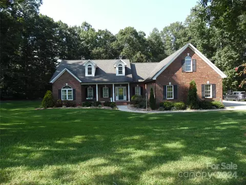 5008 Sherrills Ford Rd, Catawba, NC 28609