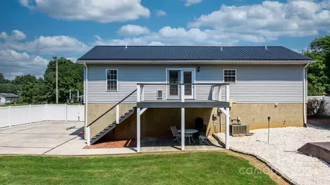 698 Pine Mountain Rd, Hudson, NC 28638 photo 5