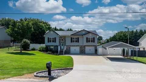 698 Pine Mountain Rd, Hudson, NC 28638