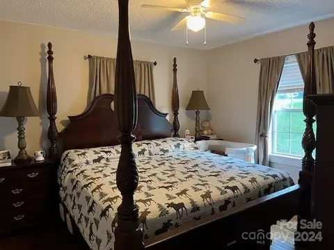 735 State St, Marion, NC 28752 photo 12