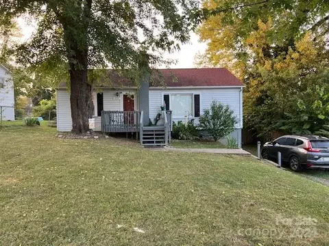 735 State St, Marion, NC 28752
