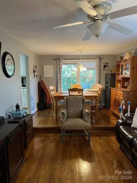 735 State St, Marion, NC 28752 photo 6
