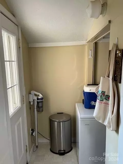 735 State St, Marion, NC 28752 photo 18