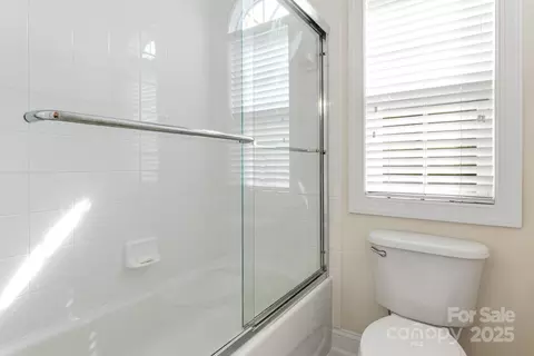 Bath - 191 Melbourne Dr, Fort Mill, SC 29708 photo 2 of 3