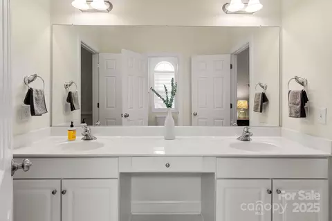 Bath - 191 Melbourne Dr, Fort Mill, SC 29708 photo 1 of 3