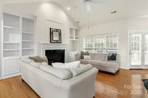 Living - 191 Melbourne Dr, Fort Mill, SC 29708 photo 2 of 3