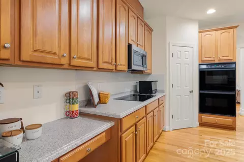 Kitchen - 191 Melbourne Dr, Fort Mill, SC 29708 photo 1 of 4