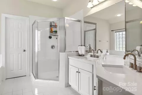 Bath - 191 Melbourne Dr, Fort Mill, SC 29708 photo 3 of 3