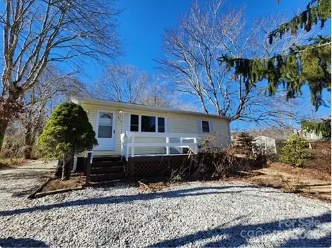 407 Hiawassee Ave, Black Mountain, NC 28711