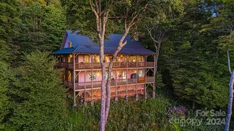 263 Lucas Ln, Mars Hill, NC 28754