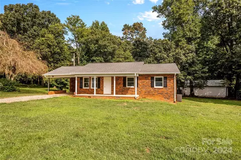145 Jim Barnes Ln, Taylorsville, NC 28681