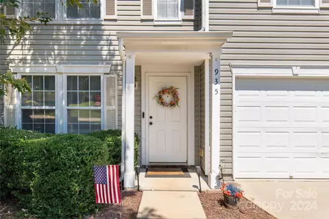 935 Torsion Ln, Clover, SC 29710