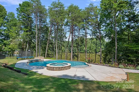 7842 Long Bay Pkwy, Catawba, NC 28609