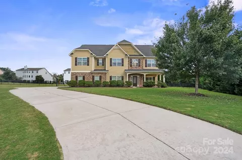 5601 Ballenger Ct, Waxhaw, NC 28173