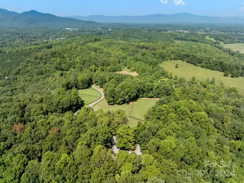 350 White Fence Ln, Mill Spring, NC 28756