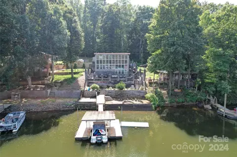 5032 Longfield St, Claremont, NC 28610