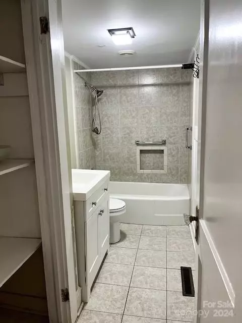 Bath - 508 10th St, Kannapolis, NC 28083 photo 1 of 1