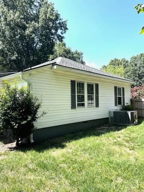 Exterior - 508 10th St, Kannapolis, NC 28083 photo 3 of 7