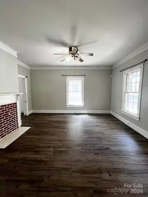 Living - 508 10th St, Kannapolis, NC 28083 photo 2 of 3