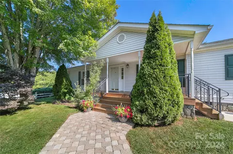 9 Johns St, Asheville, NC 28806