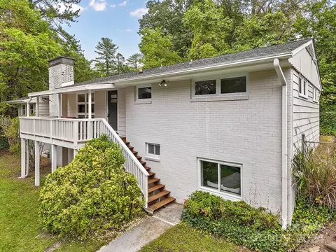 4 Ellenwood Dr, Asheville, NC 28804