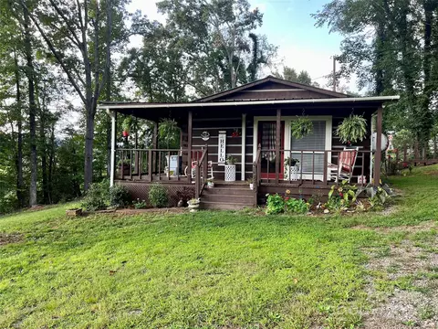 2810 Byrd Rd, Morganton, NC 28655
