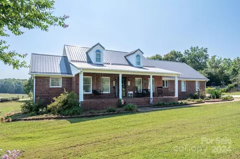 104 Belaire Cir, Shelby, NC 28152