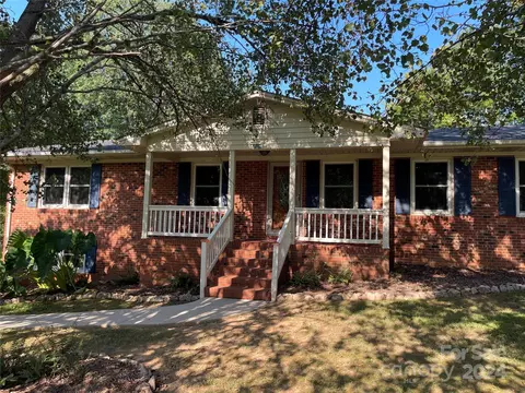 1906 Hemlock Dr, Albemarle, NC 28001
