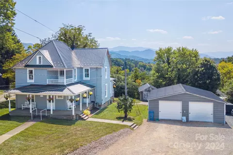 542 Academy St, Canton, NC 28716
