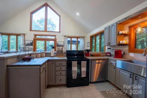Kitchen - 131 Gray Wolf Trl, Sylva, NC 28779 photo 1 of 3