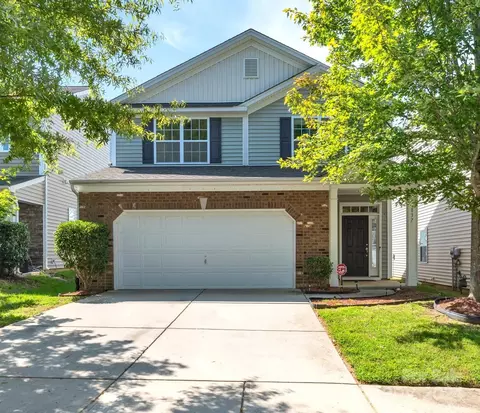 837 Old Forester Ln, Charlotte, NC 28214