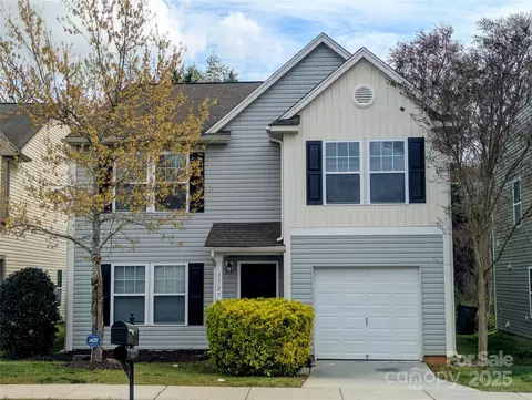 1327 Phil Oneil Dr, Charlotte, NC 28215