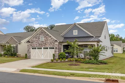 523 Sunnyview Ln, Fort Mill, SC 29715