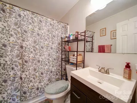 Bath - 2498 Douglas Rd, Lancaster, SC 29720 photo 1 of 2