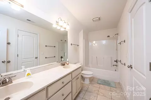 Bath - 6331 Dwayne Starnes Dr, Hickory, NC 28602 photo 8 of 9