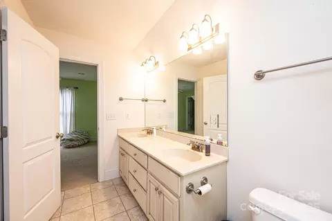 Bath - 6331 Dwayne Starnes Dr, Hickory, NC 28602 photo 9 of 9