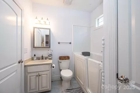 Bath - 6331 Dwayne Starnes Dr, Hickory, NC 28602 photo 1 of 9